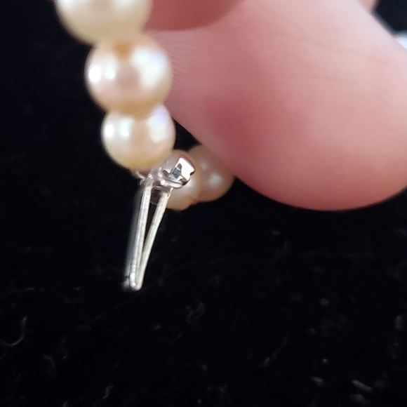 Pearl Necklace w/ Wht Gold Clasp 16" 1960s Vintage - Picture 9 of 10